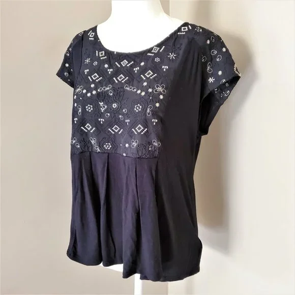 Anthropologie Akemi + Kin Arcana Embroidered Black Top XS - Picture 7 of 16